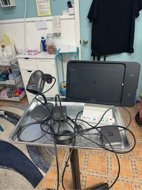 Apple Square Stand 2nd Generation - Black & White with 2D corded scanner
